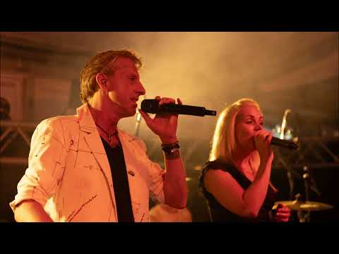 Video: Dancing Queen ABBA Cover TwoGroove