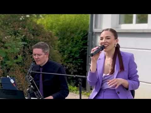 Video: How Sweet it is - Rebecca Sammet Trio