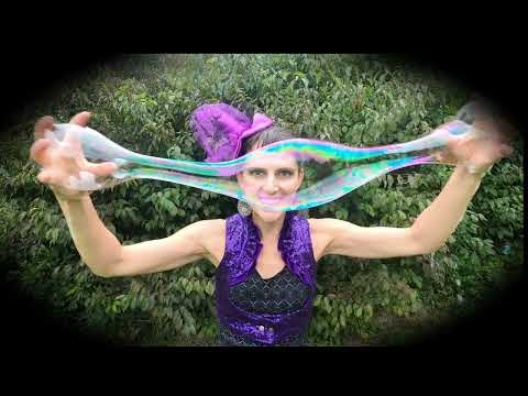 Video: Seifenblasen Show outdoor