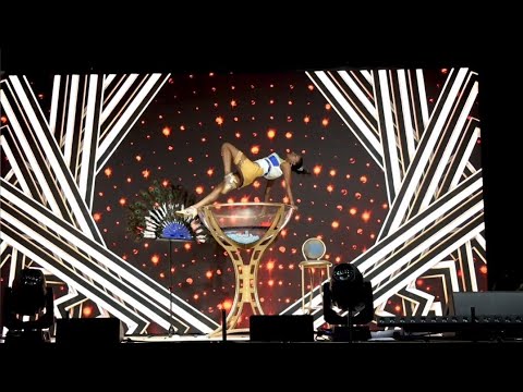 Video: Roaring 20s Martini Glas Show / Ausschnitt
