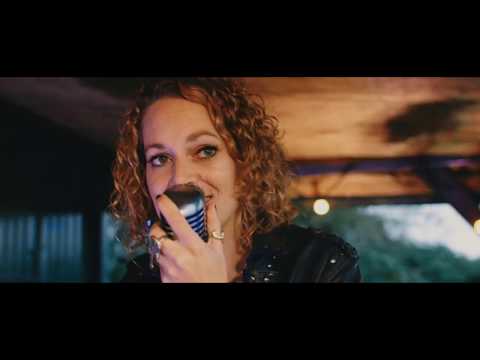 Video: Lara Leaves | Hochzeitsduo mit Sängerin &amp; Gitarrist