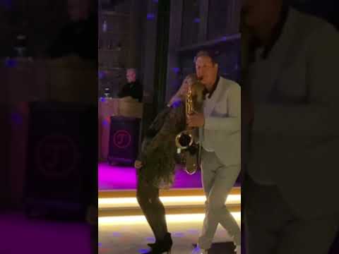 Video: Club Partysaxofonist