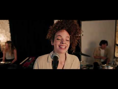 Video: Afima - &quot;How Deep Is Your Love&quot; Cover  