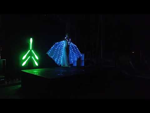Video: Weihnachtsshow &quot;Christmas Glow&quot;