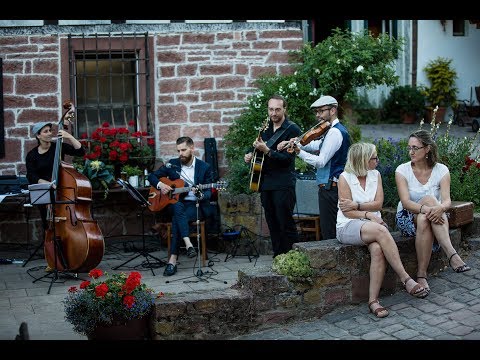 Video: Teaser: akustische Swing- Musik für Umrahmungen, Vernissagen, Sektempfänge, Firmenfeiern, Jubiläen usw