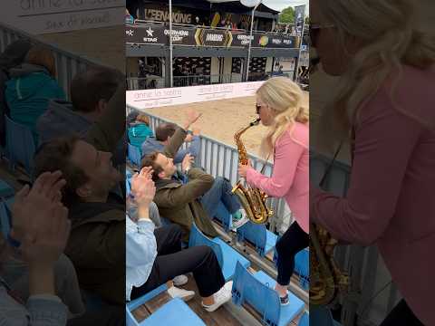 Video: Handymitschnitte: Pausenentertainment auf dem Hamburg Active City Beachvolleyball Event 