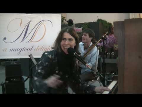 Video: "a magical delight" - Knockin' on heavens door (Cover)