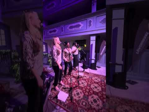 Video: &quot;We are family&quot; (live at Papstorf)