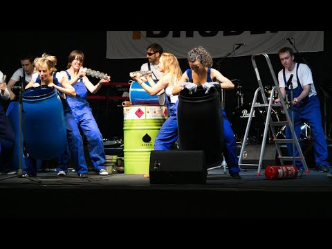 Video: Trommelshow Industrial Drummer