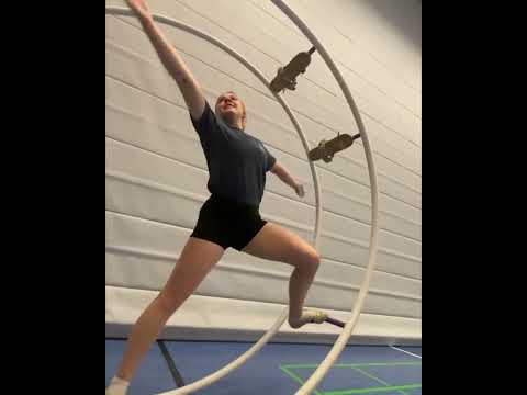 Video: Cyr Wheel und Rhönrad - Annika Fischer